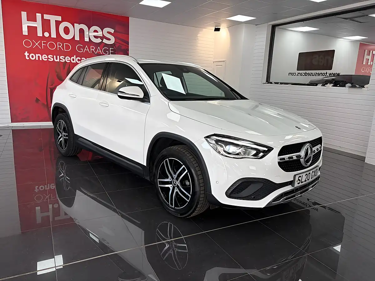Used 2020 Mercedes-Benz Gla Sport (executive) White - Interior and Exterior details 10