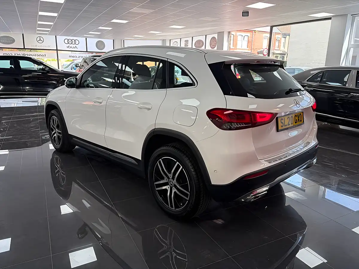 Used 2020 Mercedes-Benz Gla Sport (executive) White - Interior and Exterior details 11