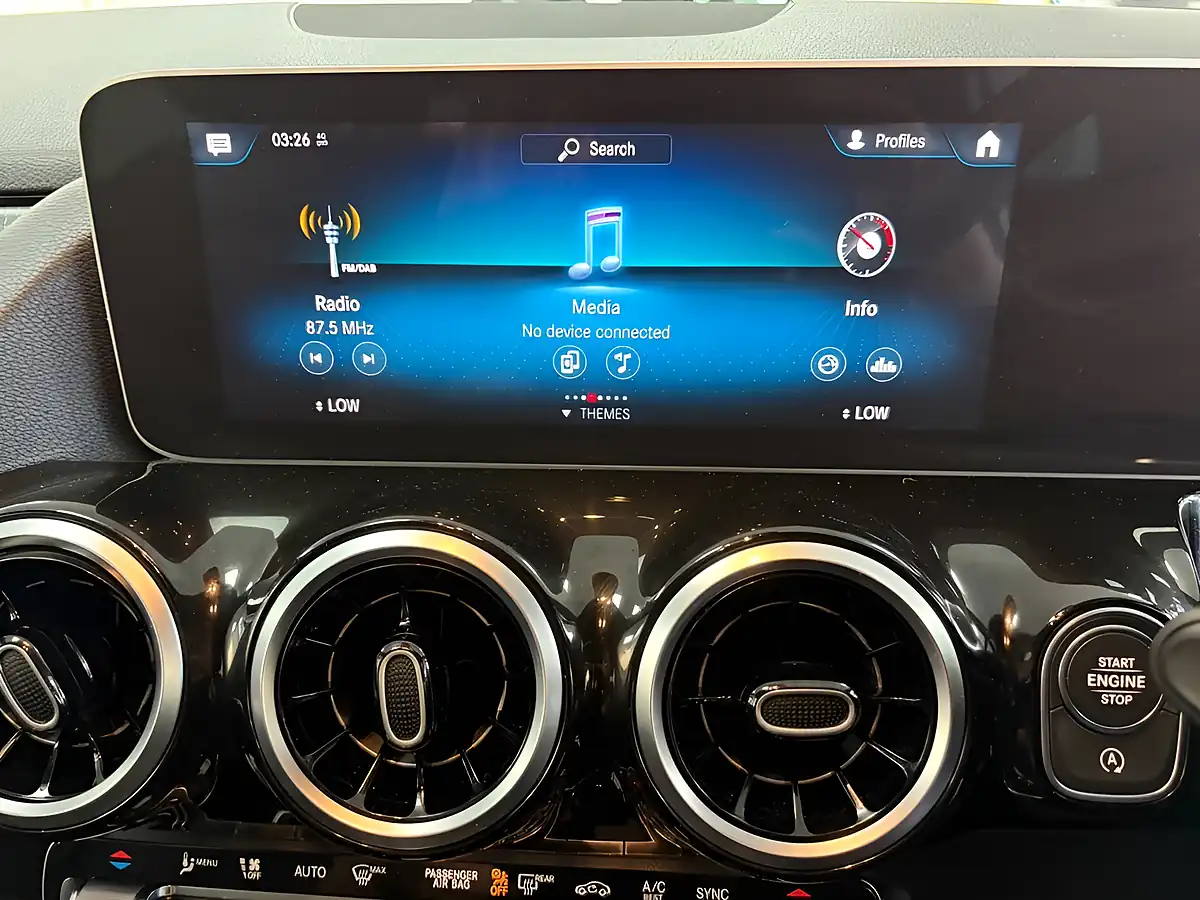 Used 2020 Mercedes-Benz Gla Sport (executive) White - Interior and Exterior details 18