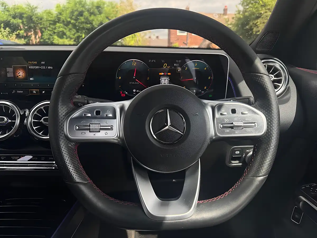 Used 2020 Mercedes-Benz Glb AMG Line (premium) Black - Interior and Exterior details 12