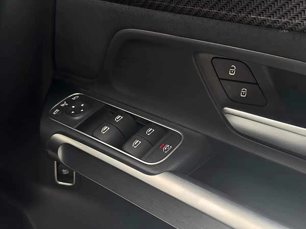 Used 2020 Mercedes-Benz Glb AMG Line (premium) Black - Interior and Exterior details 15