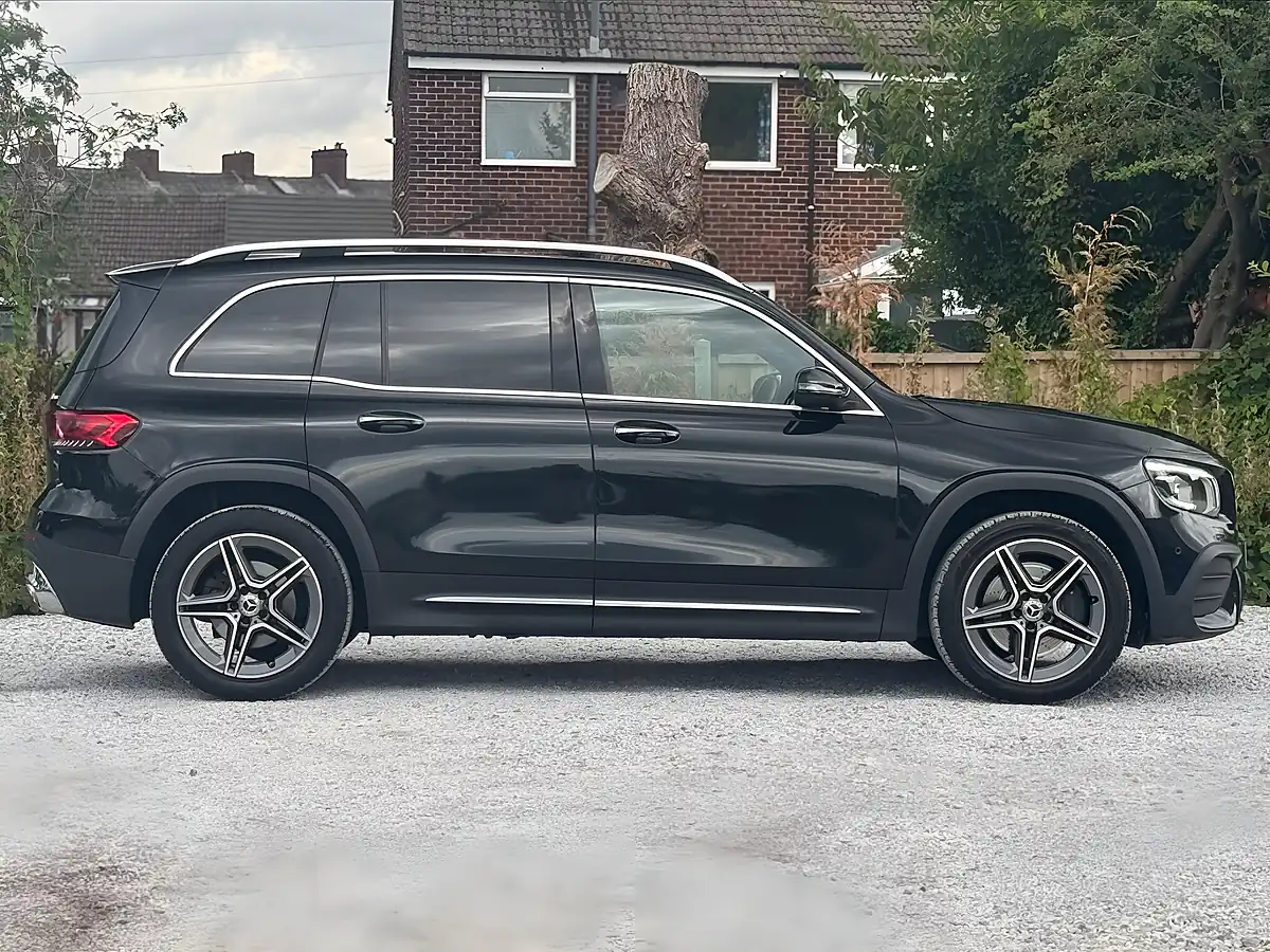 Used 2020 Mercedes-Benz Glb AMG Line (premium) Black - Interior and Exterior details 9