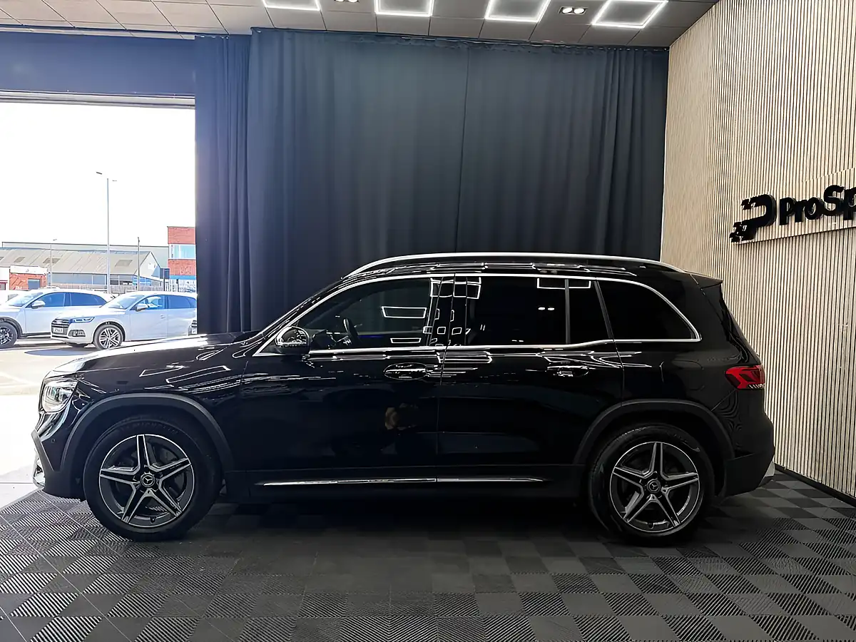 Used 2020 Mercedes-Benz Glb AMG Line (premium) Black - Interior and Exterior details 10