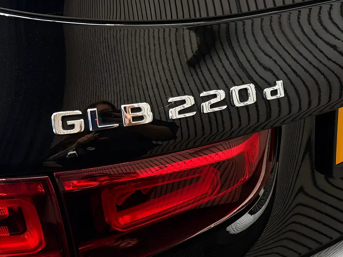 Used 2020 Mercedes-Benz Glb AMG Line (premium) Black - Interior and Exterior details 17