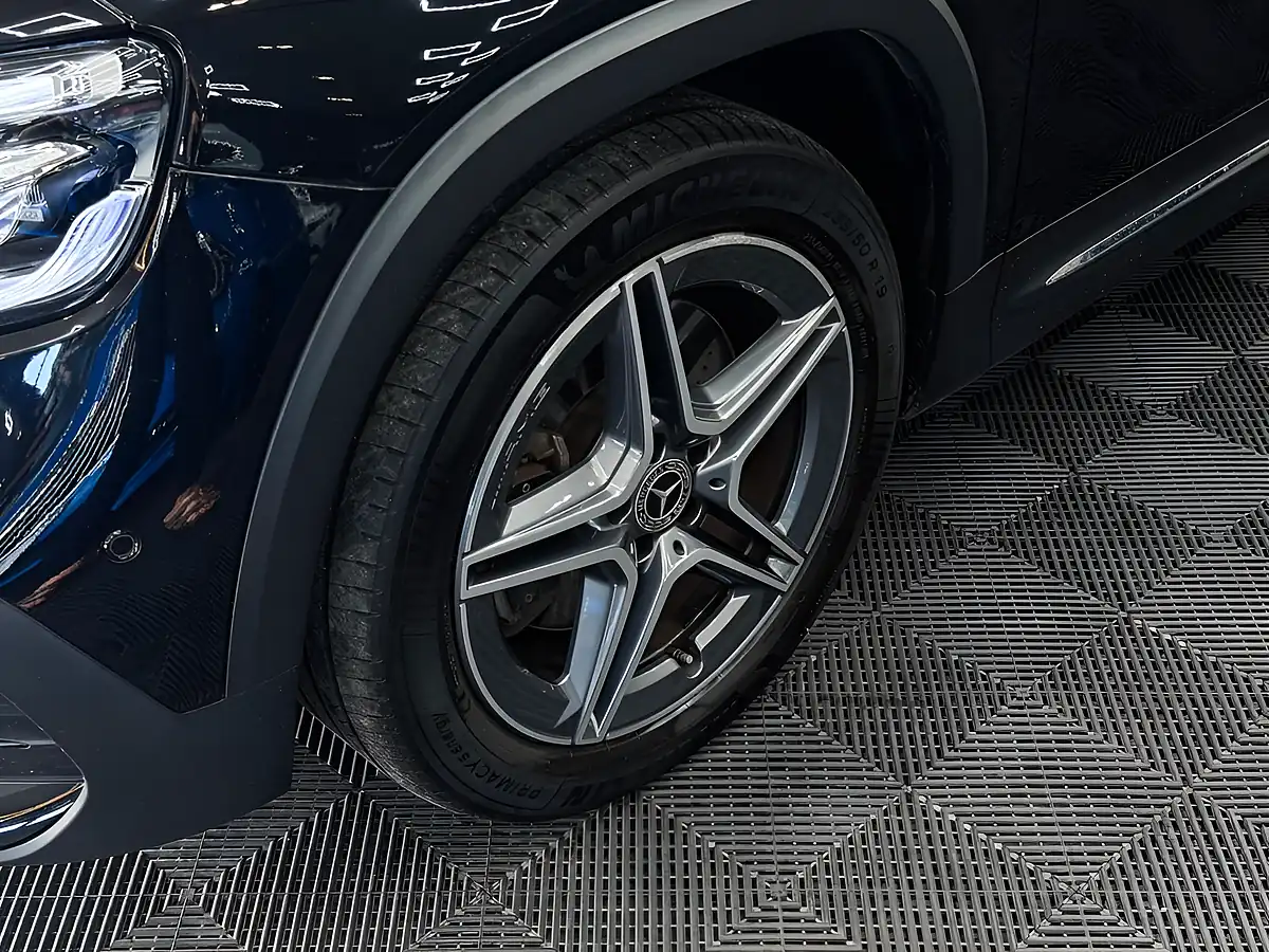 Used 2020 Mercedes-Benz Glb AMG Line (premium) Black - Interior and Exterior details 20
