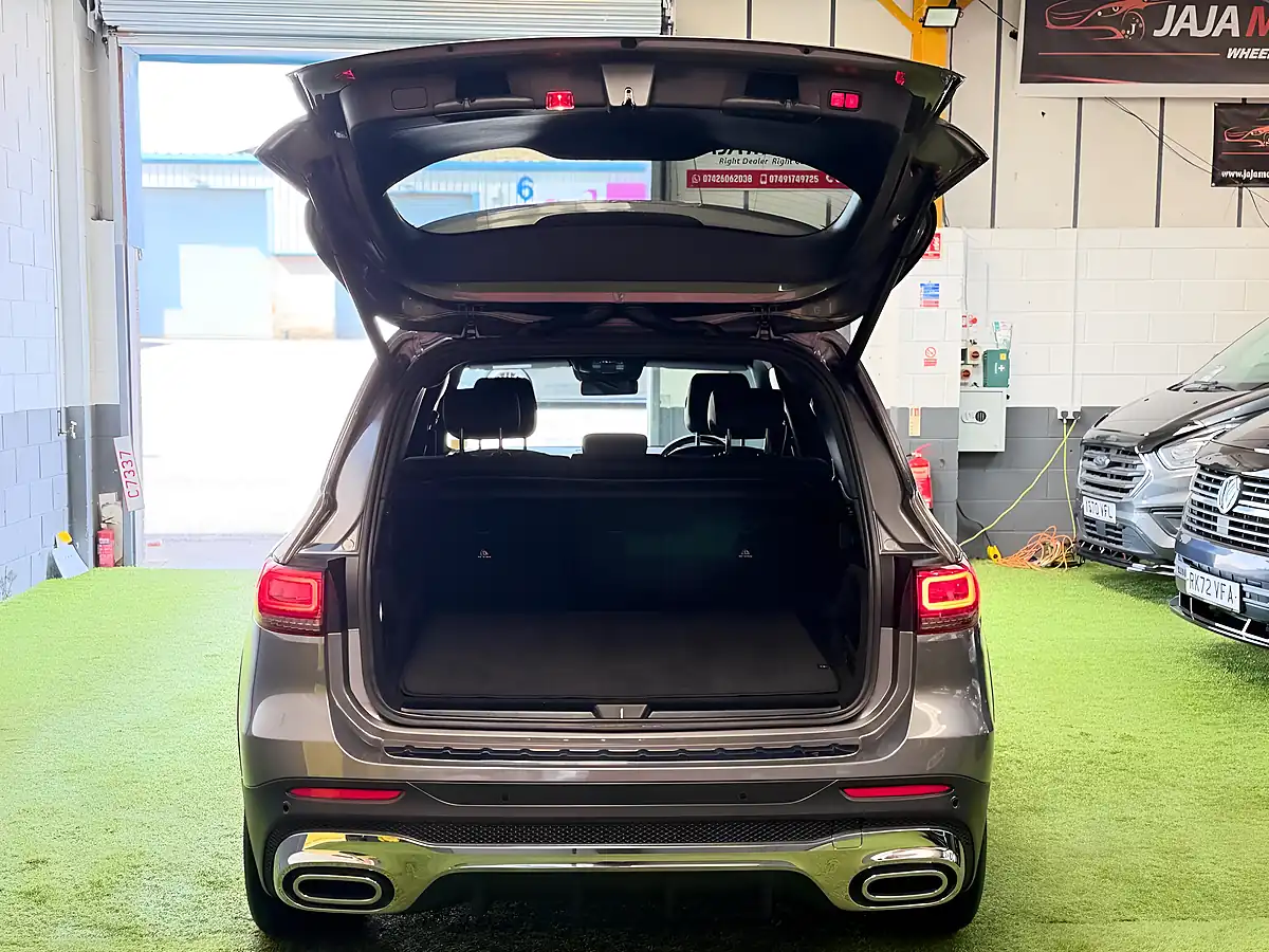 Used 2020 Mercedes-Benz Glb AMG Line (premium) Grey - Interior and Exterior details 5