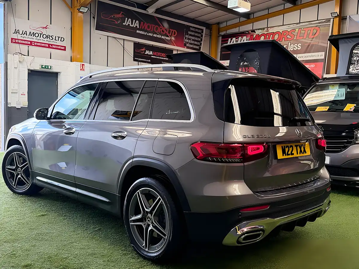 Used 2020 Mercedes-Benz Glb AMG Line (premium) Grey - Interior and Exterior details 8