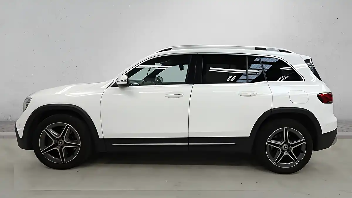 Used 2020 Mercedes-Benz Glb AMG Line (premium) White - Interior and Exterior details 6