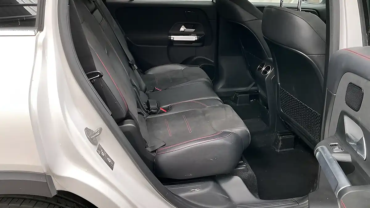 Used 2020 Mercedes-Benz Glb AMG Line (premium) White - Interior and Exterior details 8