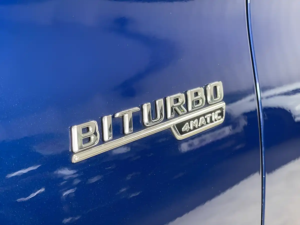 Used 2020 Mercedes-Benz Glc 43 AMG Premium Plus Brilliant Blue - Interior and Exterior details 10