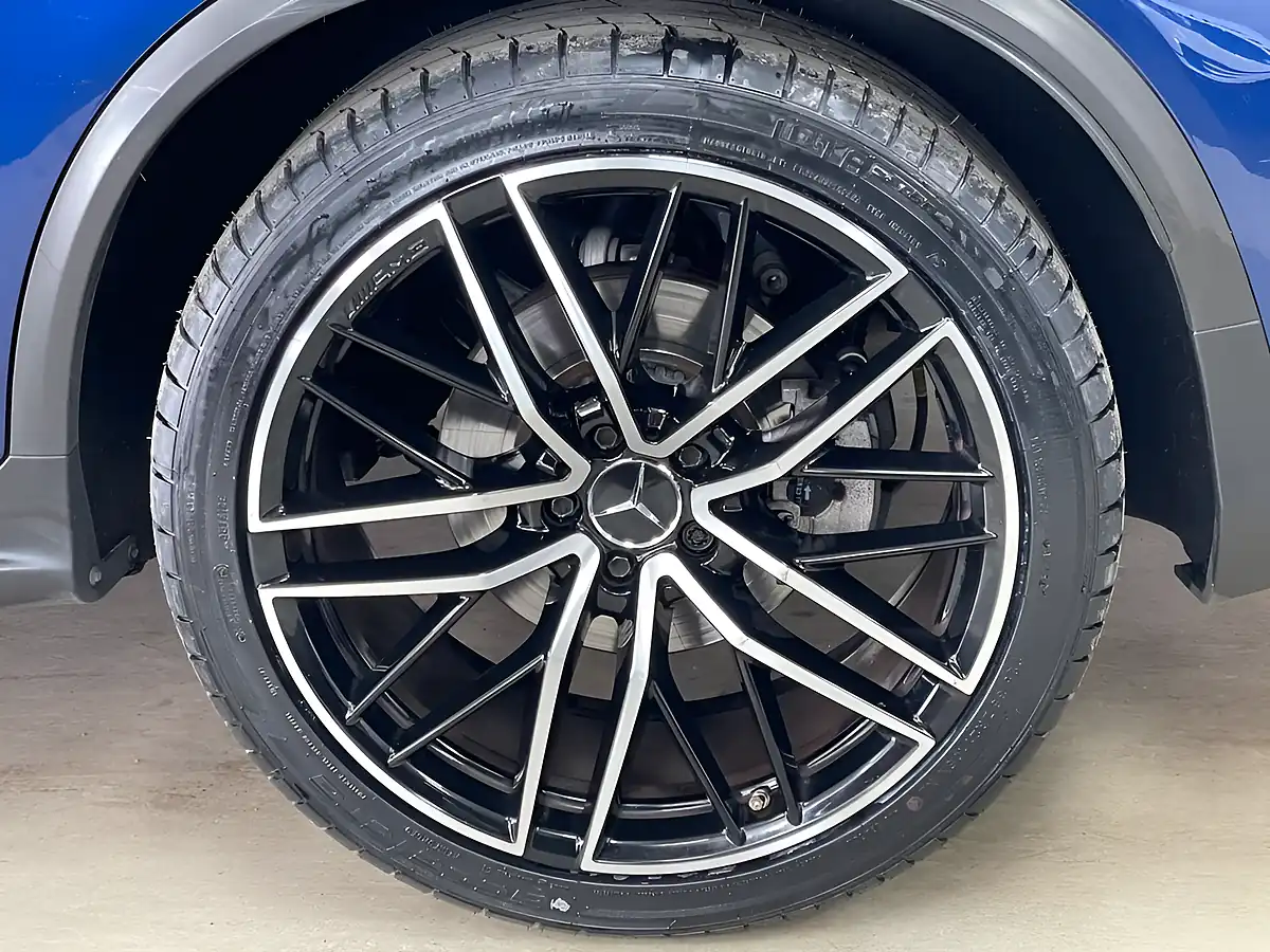Used 2020 Mercedes-Benz Glc 43 AMG Premium Plus Brilliant Blue - Interior and Exterior details 11