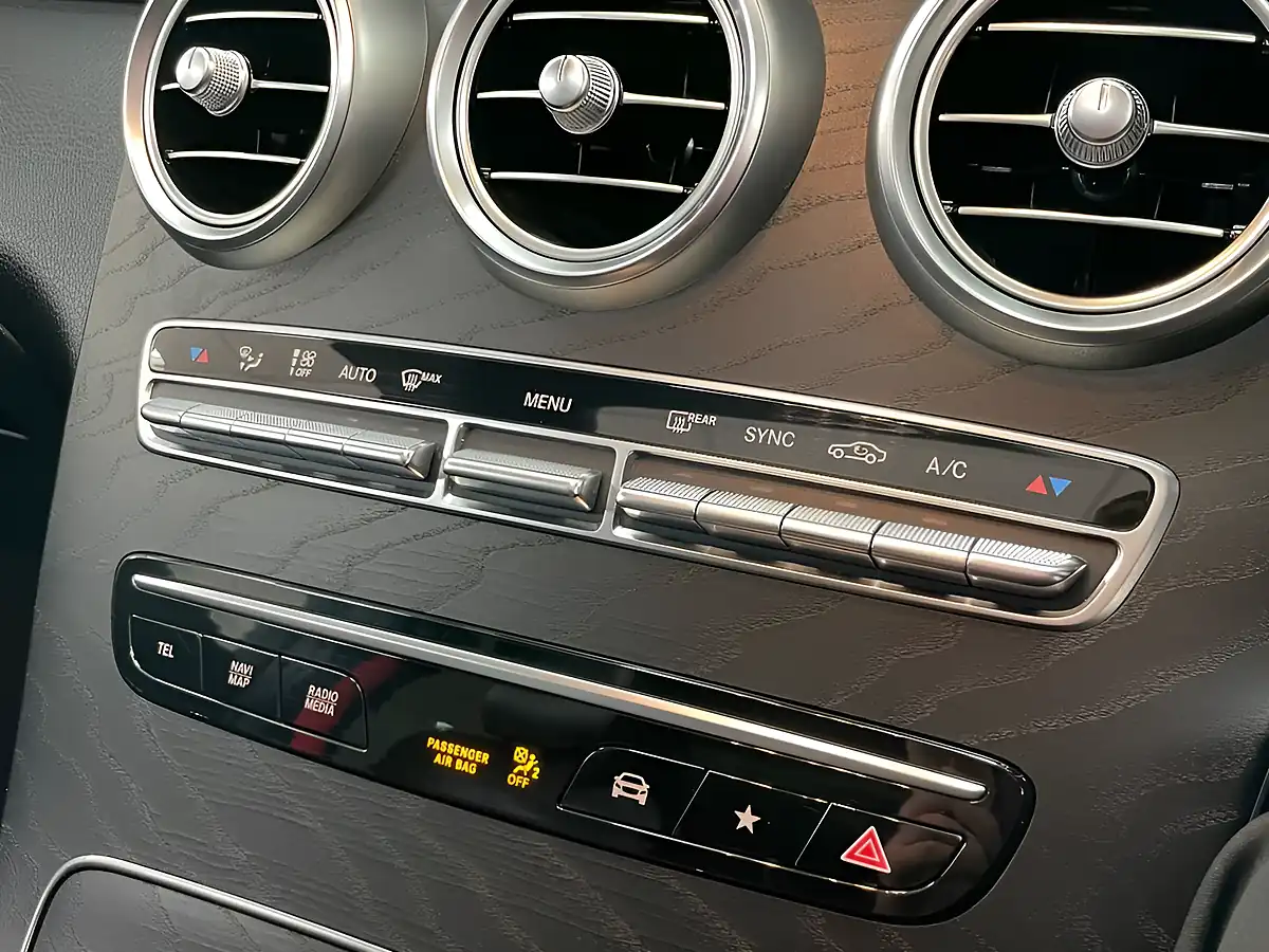 Used 2020 Mercedes-Benz Glc 43 AMG Premium Plus Brilliant Blue - Interior and Exterior details 19