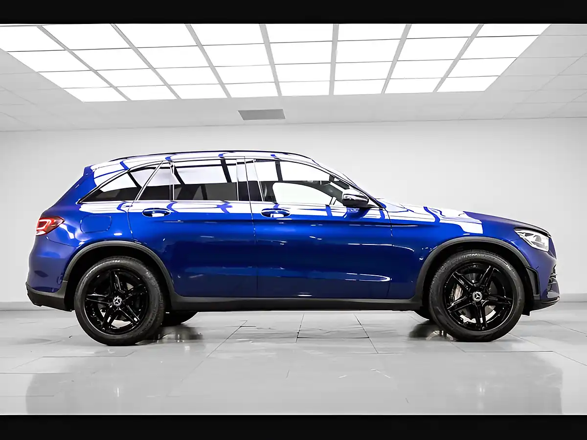 Used 2020 Mercedes-Benz Glc AMG Line Blue - Interior and Exterior details 7