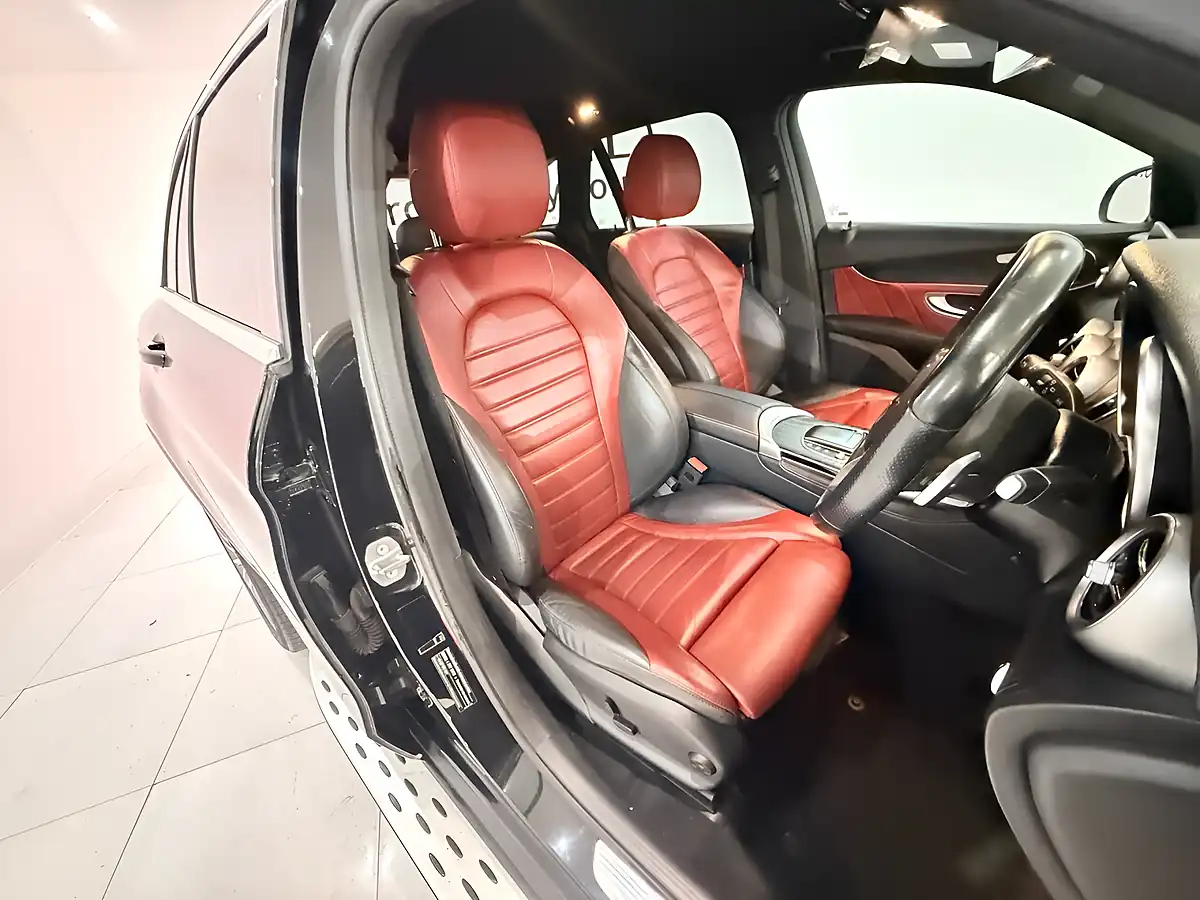 Used 2020 Mercedes-Benz Glc AMG Line (premium) Black - Interior and Exterior details 16