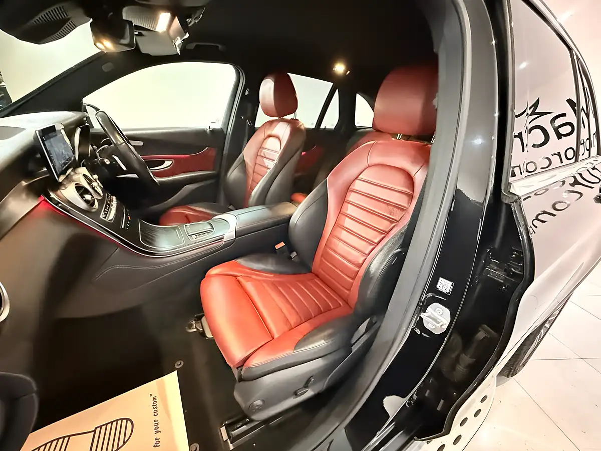 Used 2020 Mercedes-Benz Glc AMG Line (premium) Black - Interior and Exterior details 17