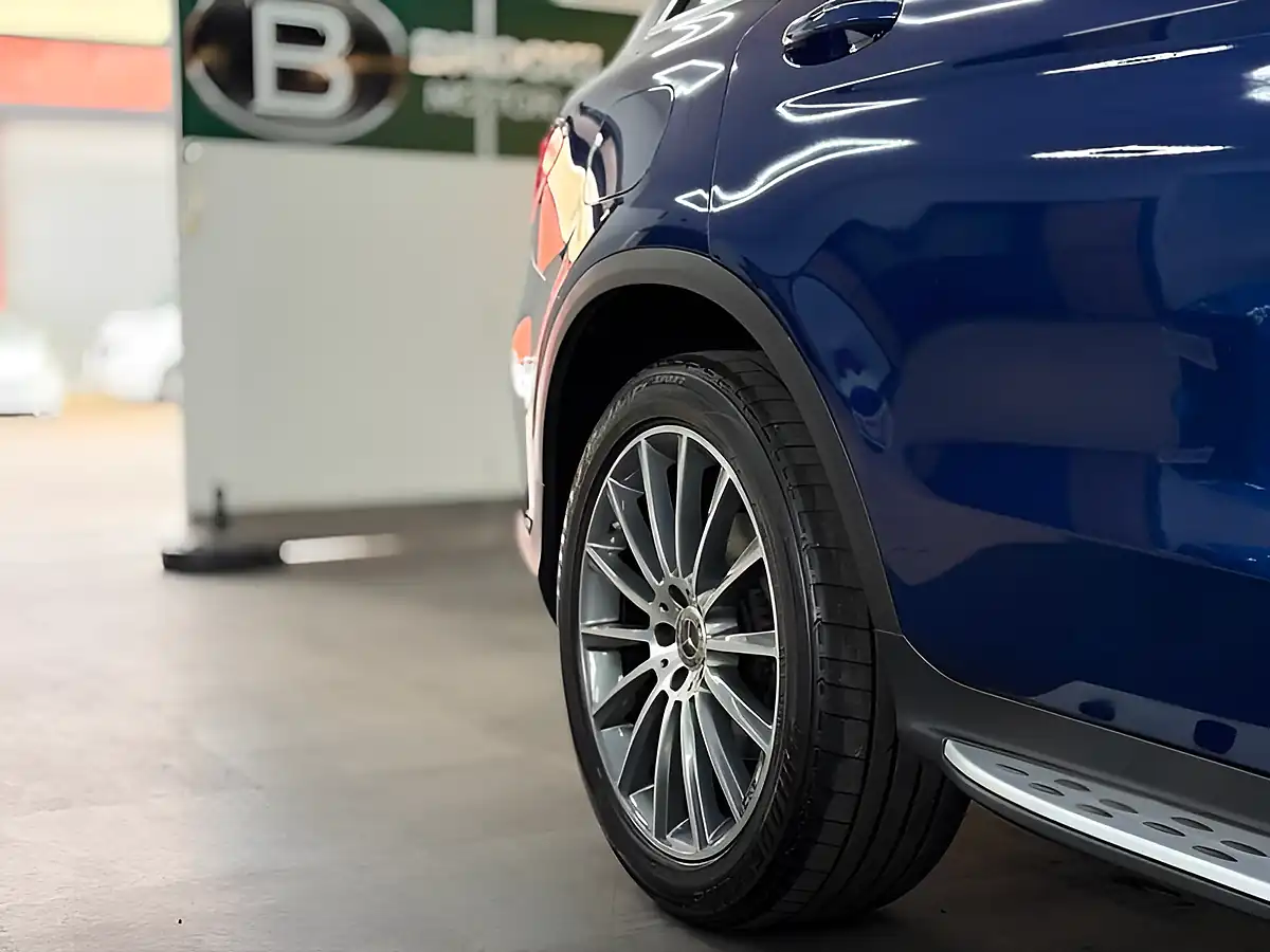Used 2020 Mercedes-Benz Glc AMG Line Premium Blue - Interior and Exterior details 14