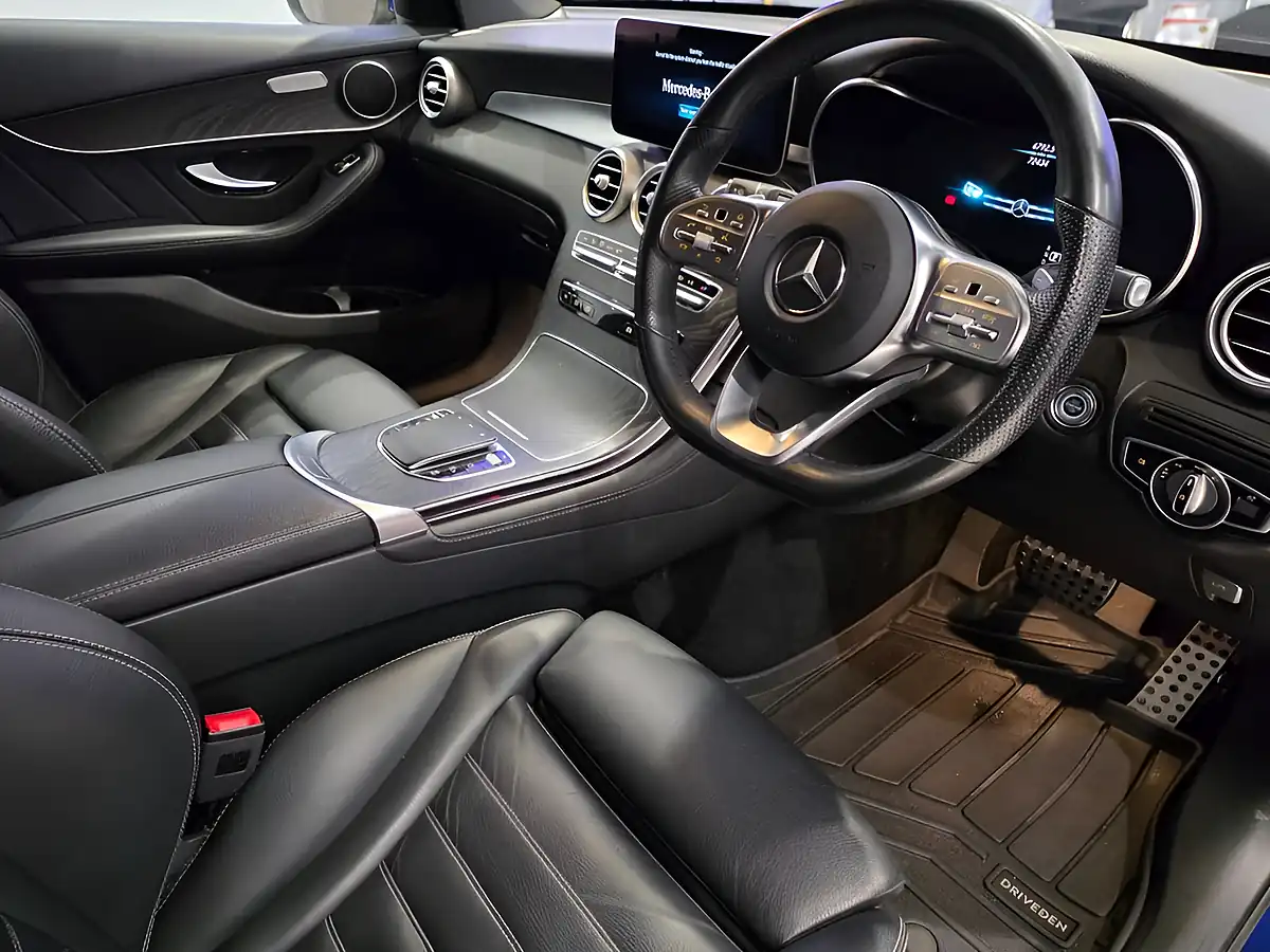 Used 2020 Mercedes-Benz Glc AMG Line Premium Blue - Interior and Exterior details 10