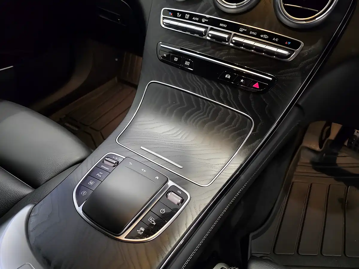 Used 2020 Mercedes-Benz Glc AMG Line Premium Blue - Interior and Exterior details 13