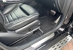 Used 2020 Mercedes-Benz Glc AMG Line Premium Obsidian Black - Interior and Exterior details 12