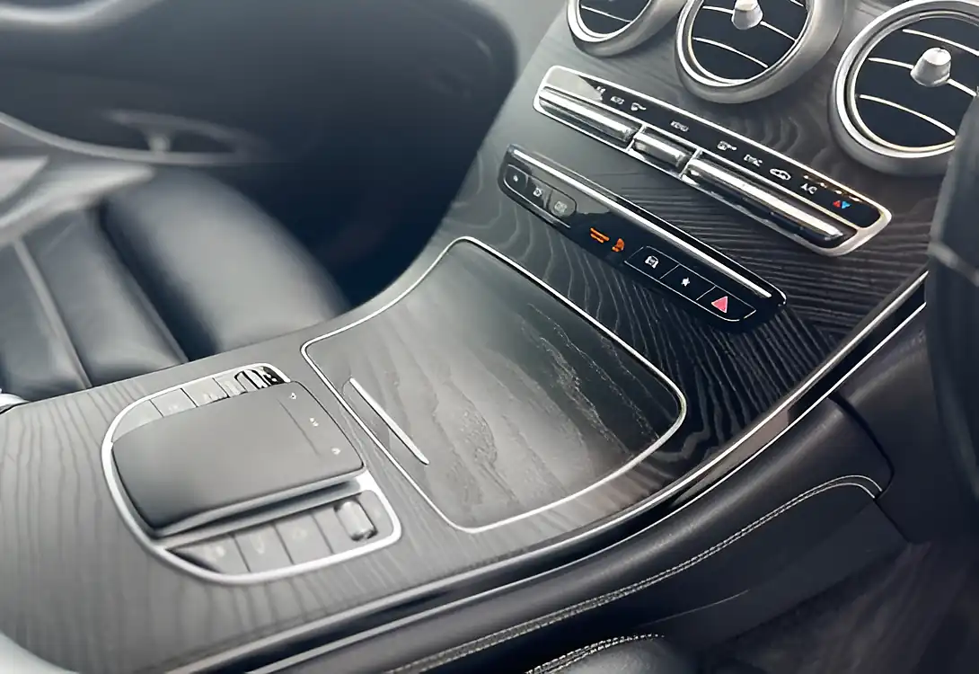 Used 2020 Mercedes-Benz Glc AMG Line Premium Obsidian Black - Interior and Exterior details 13