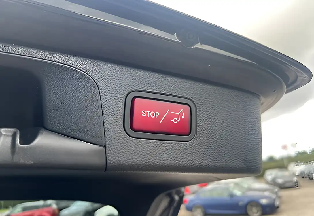 Used 2020 Mercedes-Benz Glc AMG Line Premium Obsidian Black - Interior and Exterior details 19