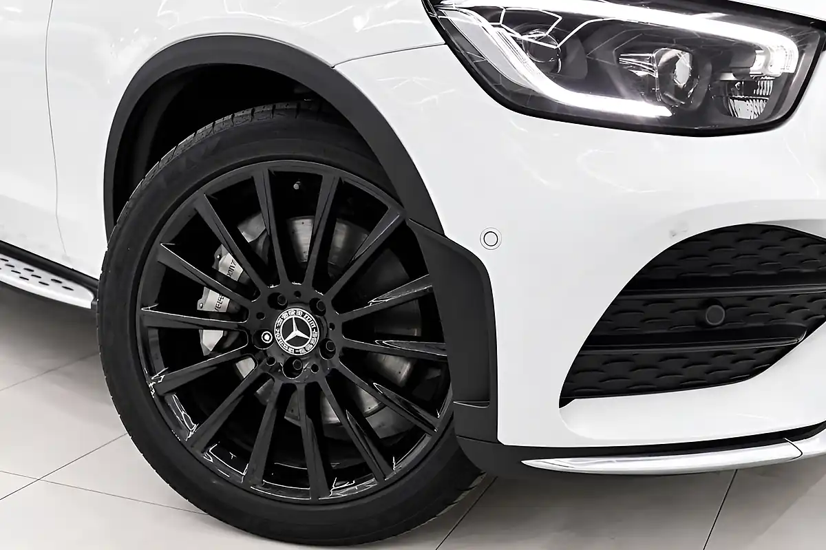 Used 2020 Mercedes-Benz Glc AMG Line (premium) White - Interior and Exterior details 2