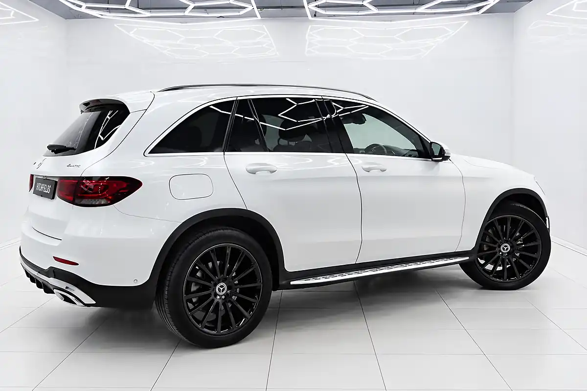 Used 2020 Mercedes-Benz Glc AMG Line (premium) White - Interior and Exterior details 9