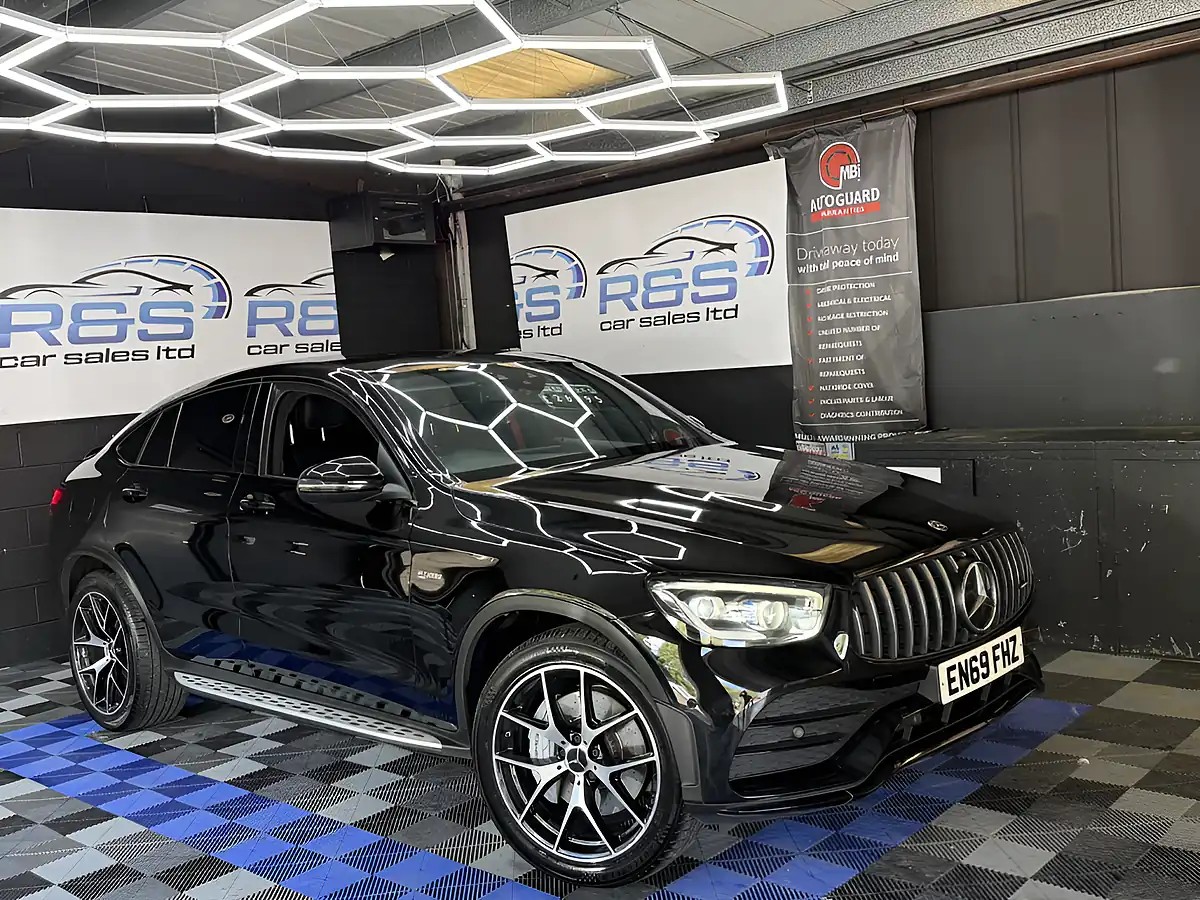 Used 2020 Mercedes-Benz Glc AMG Premium Black - Front View