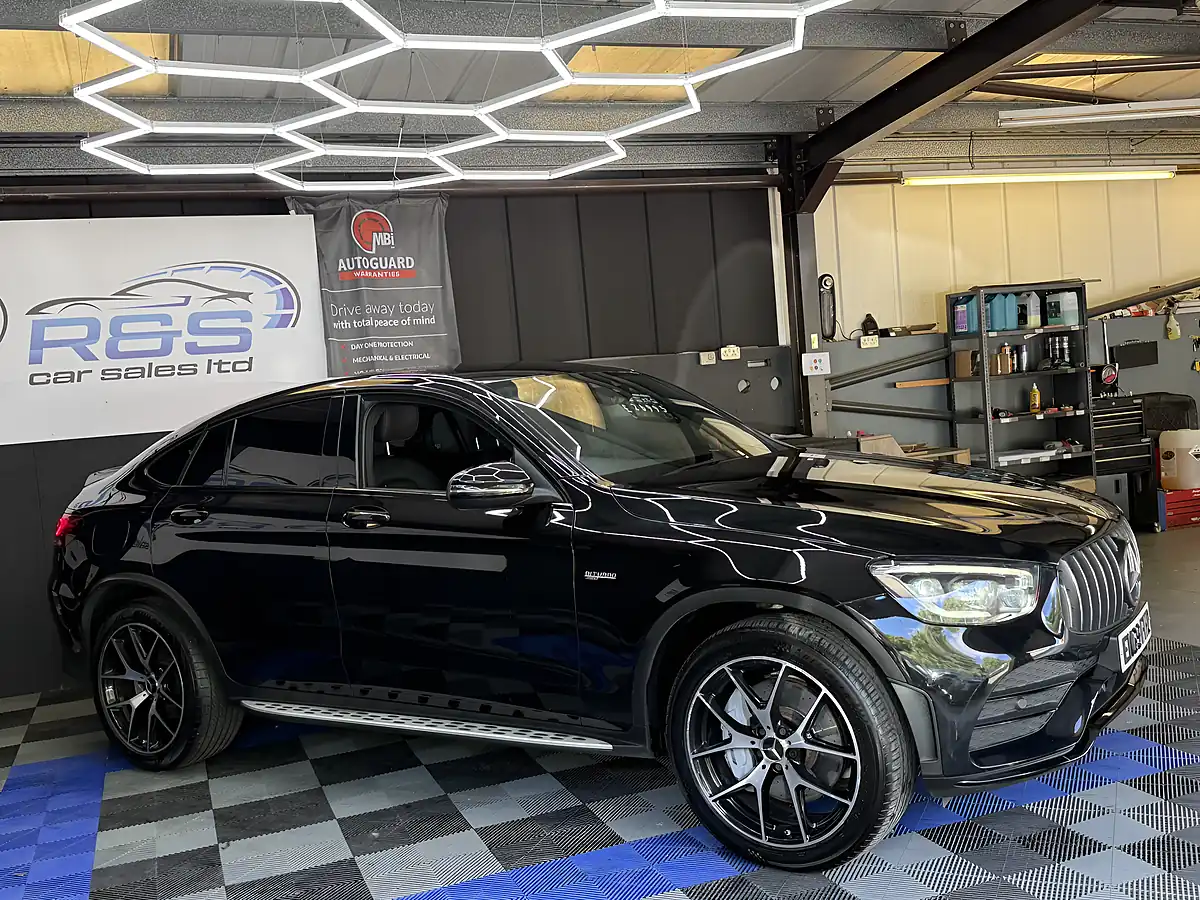Used 2020 Mercedes-Benz Glc AMG Premium Black - Interior and Exterior details 8