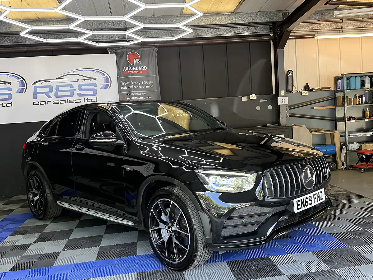 Used 2020 Mercedes-Benz Glc AMG Premium Black - Interior and Exterior details 9