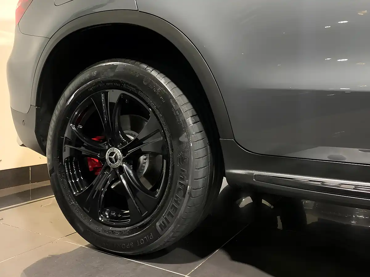 Used 2020 Mercedes-Benz Glc Se Grey - Interior and Exterior details 12