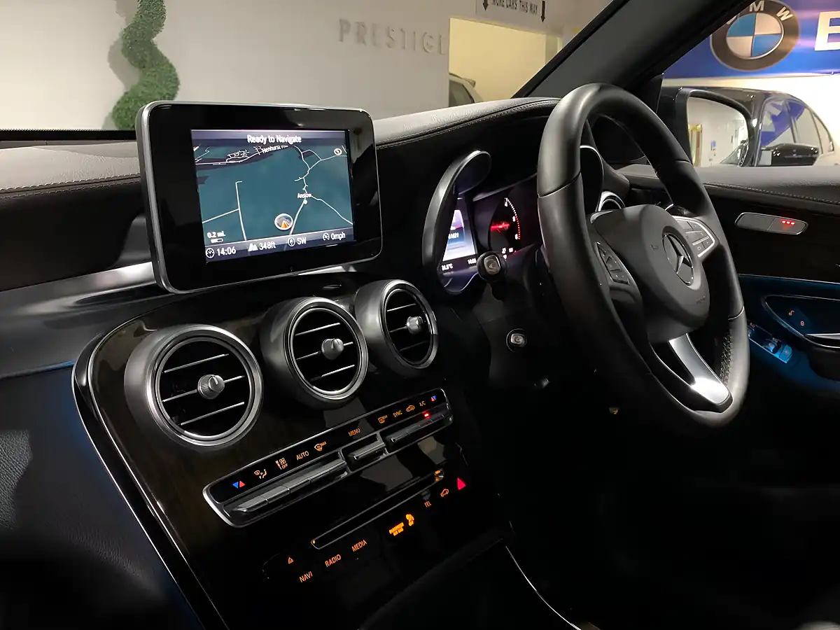 Used 2020 Mercedes-Benz Glc Se Grey - Interior and Exterior details 6