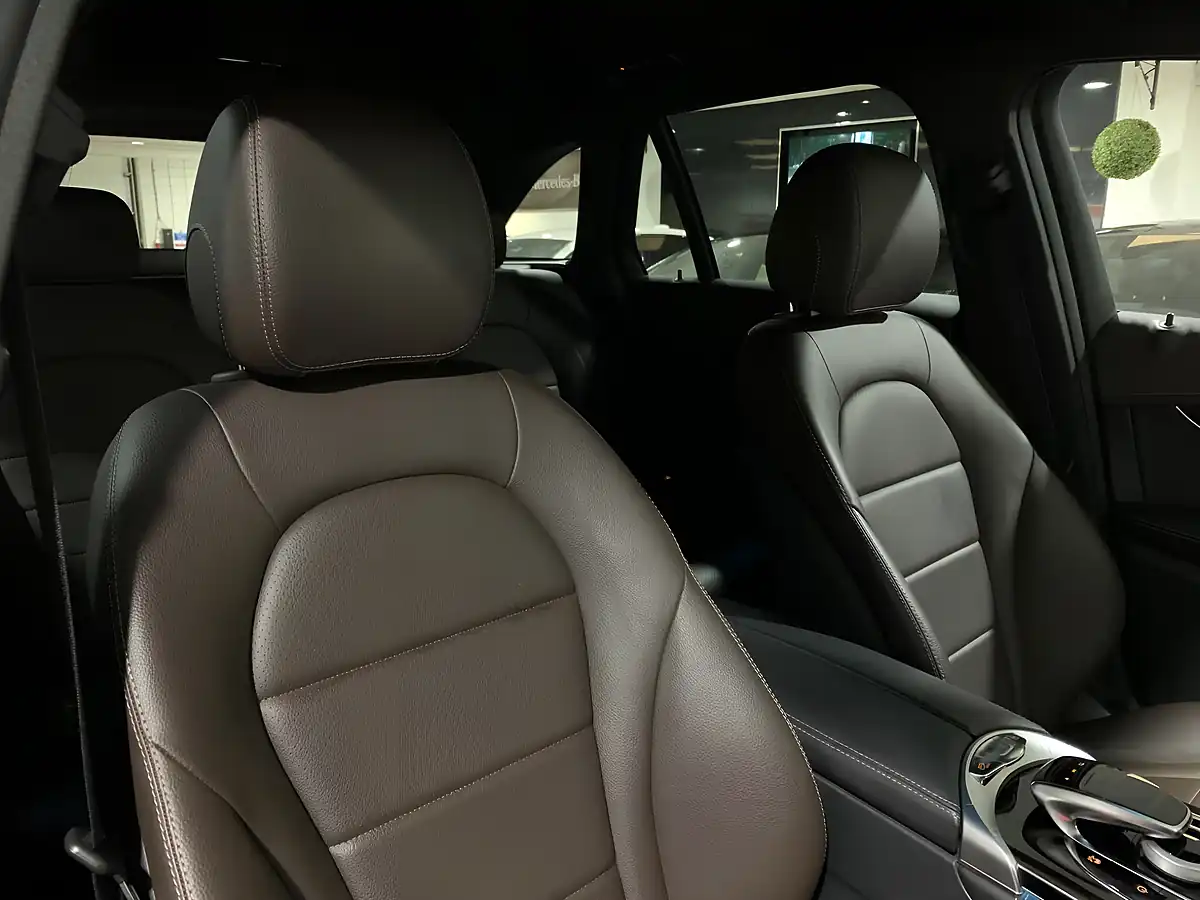 Used 2020 Mercedes-Benz Glc Se Grey - Interior and Exterior details 7