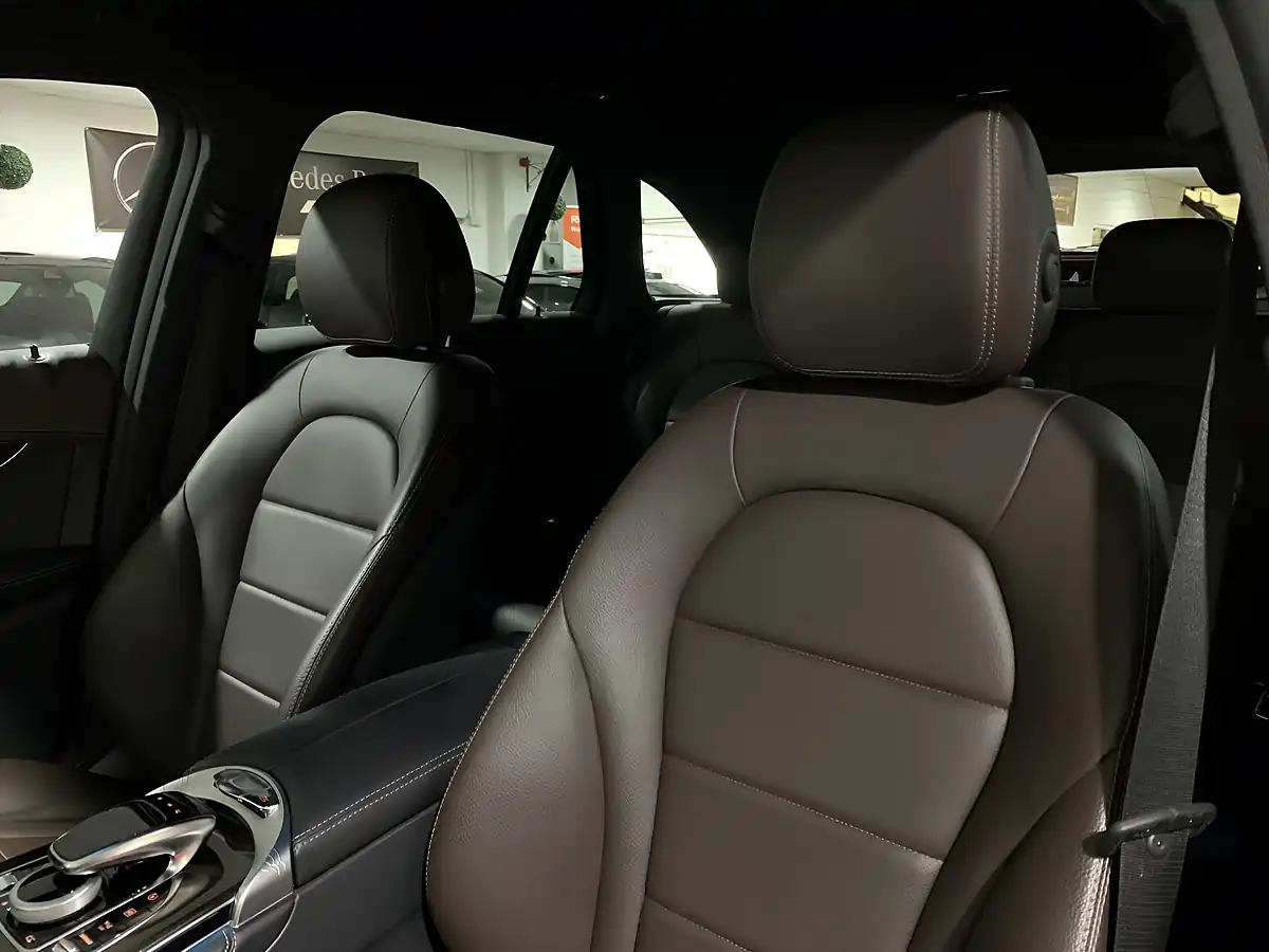 Used 2020 Mercedes-Benz Glc Se Grey - Interior and Exterior details 8