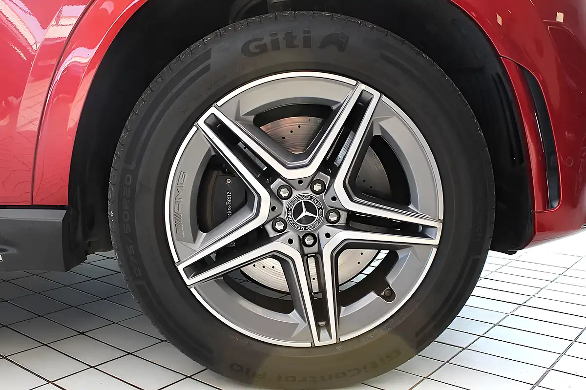 Used 2020 Mercedes-Benz Gle AMG Line (premium Plus) Hyacinth Red Bright - Interior and Exterior details 10
