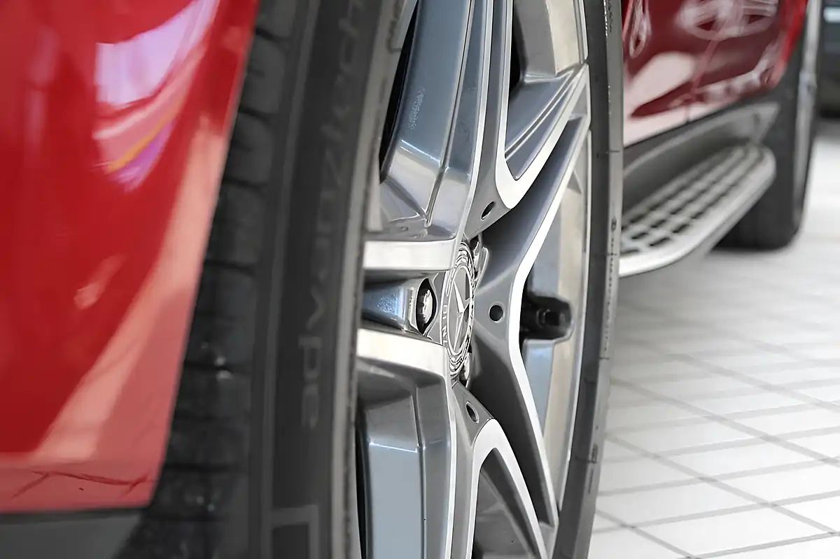 Used 2020 Mercedes-Benz Gle AMG Line (premium Plus) Hyacinth Red Bright - Interior and Exterior details 14
