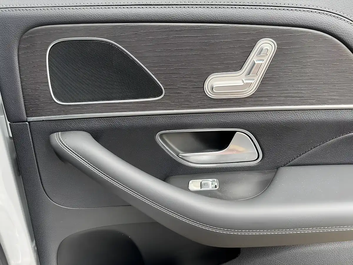 Used 2020 Mercedes-Benz Gle AMG Line (premium) Silver - Interior and Exterior details 13