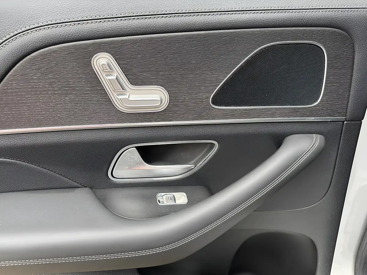 Used 2020 Mercedes-Benz Gle AMG Line (premium) Silver - Interior and Exterior details 15