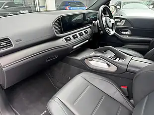 Used 2020 Mercedes-Benz Gle AMG Line (premium) Silver - Interior and Exterior details 3