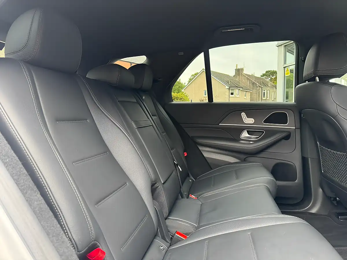 Used 2020 Mercedes-Benz Gle AMG Line (premium) Silver - Interior and Exterior details 7