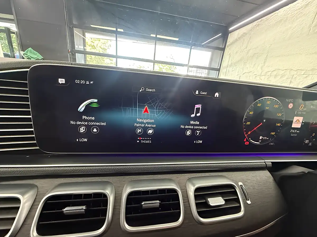 Used 2020 Mercedes-Benz Gle AMG Line White - Interior and Exterior details 13