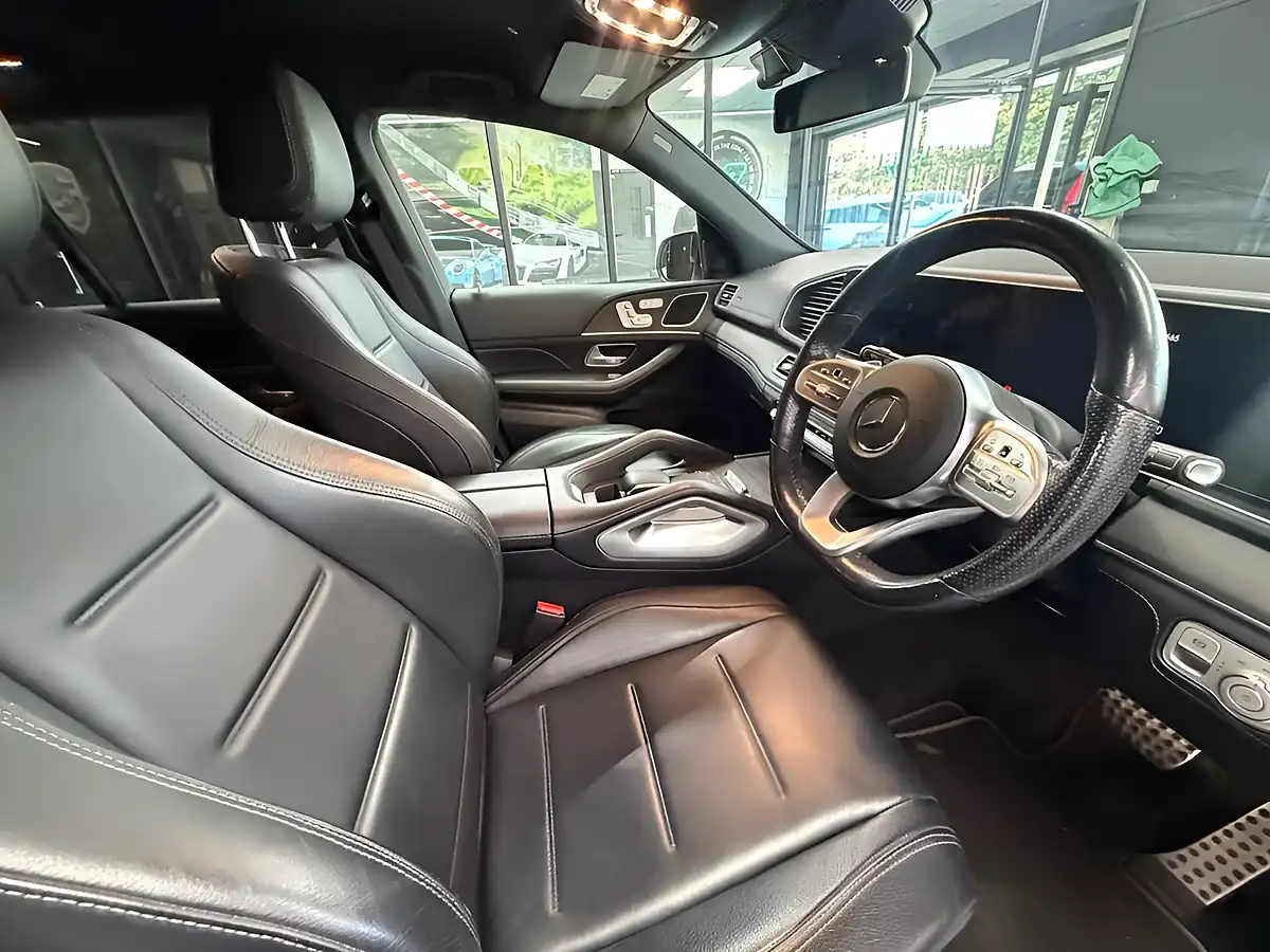 Used 2020 Mercedes-Benz Gle AMG Line White - Interior and Exterior details 3