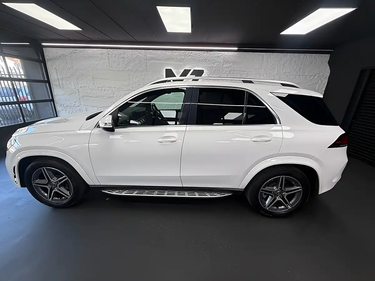 Used 2020 Mercedes-Benz Gle AMG Line White - Interior and Exterior details 4