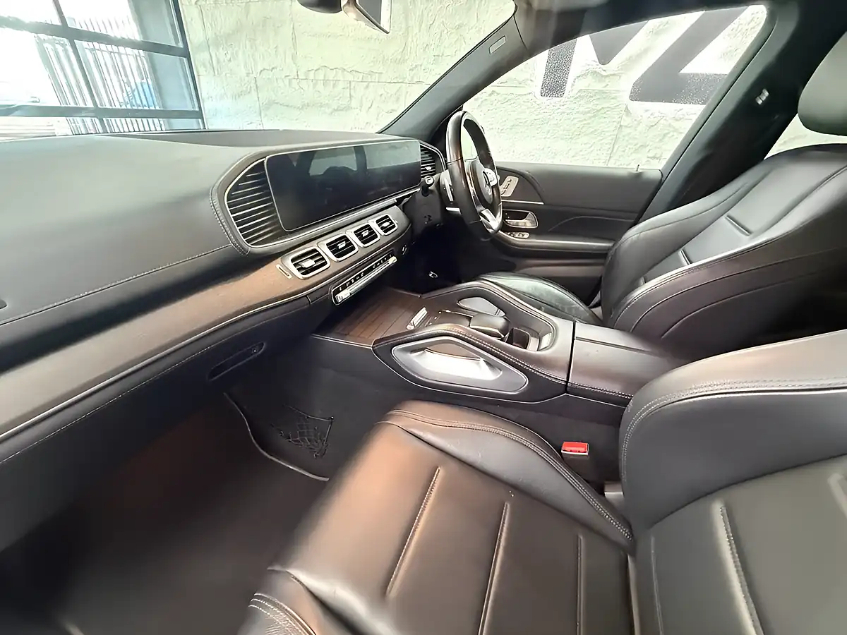 Used 2020 Mercedes-Benz Gle AMG Line White - Interior and Exterior details 7