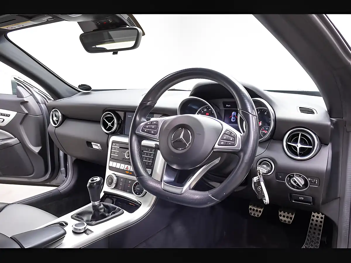 Used 2020 Mercedes-Benz Slc Final Edition Grey - Interior and Exterior details 9