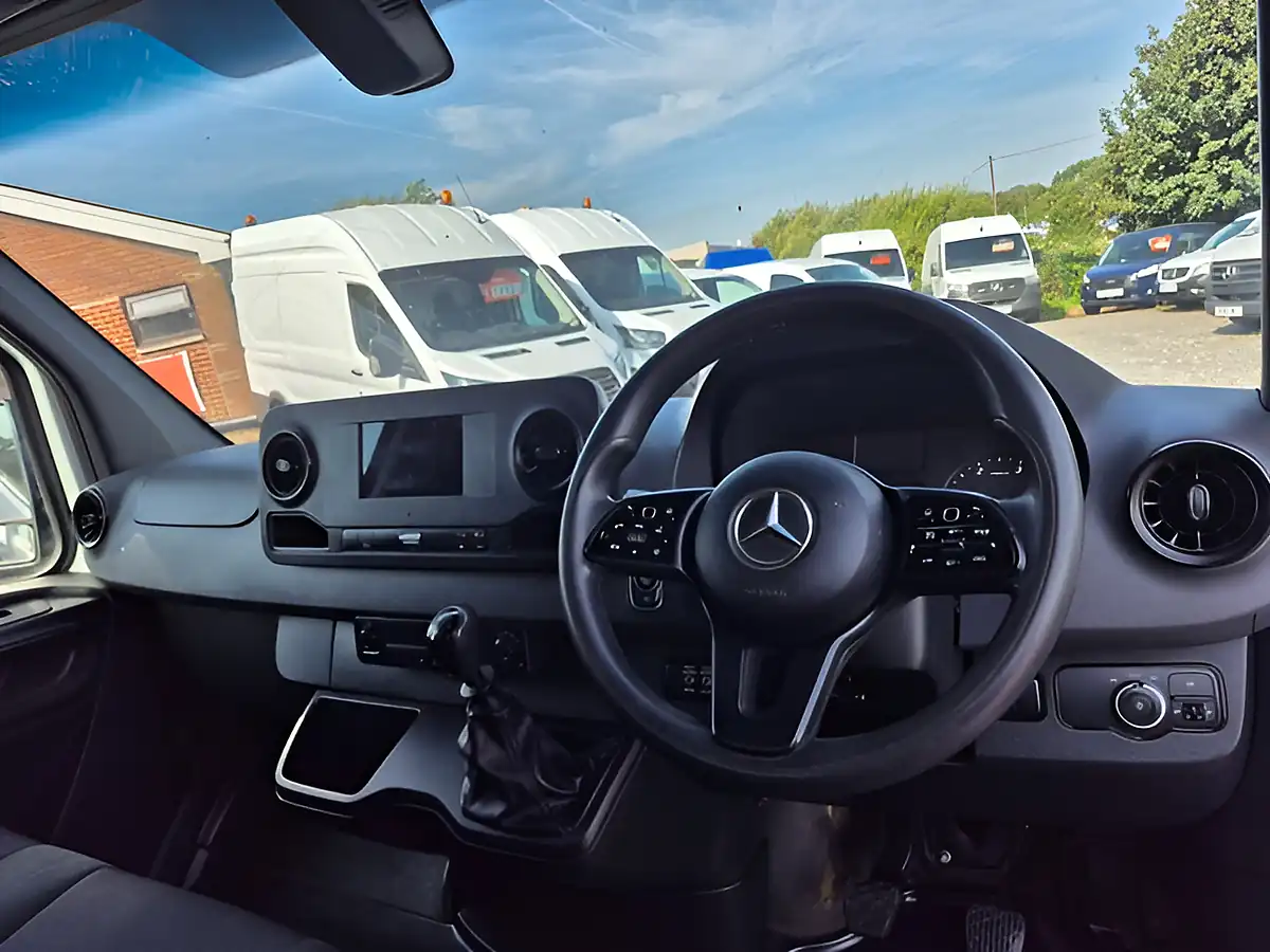 Used 2020 Mercedes-Benz Sprinter 13FT 6 Luton Box L2 White - Interior and Exterior details 9