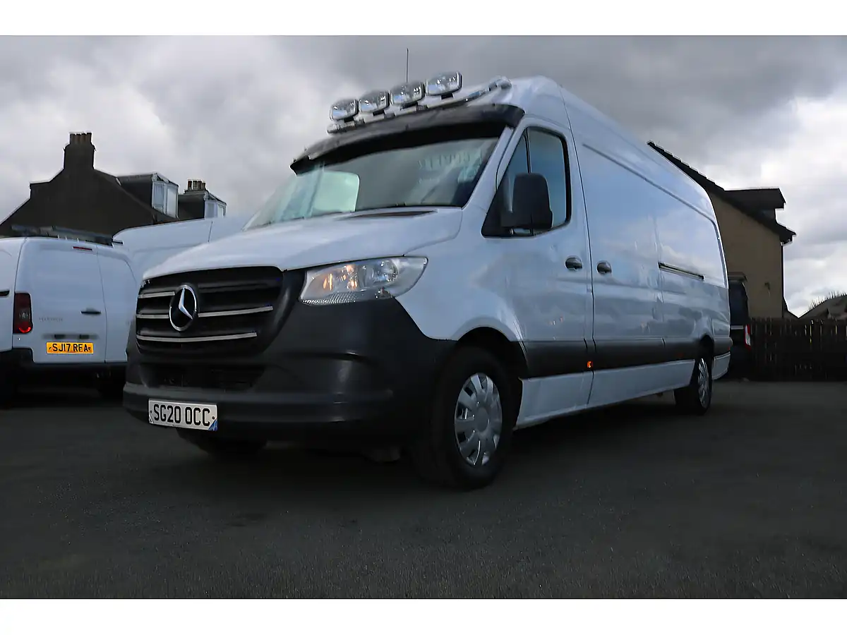 Used 2020 Mercedes-Benz Sprinter 314 Lwb White - Interior and Exterior details 12