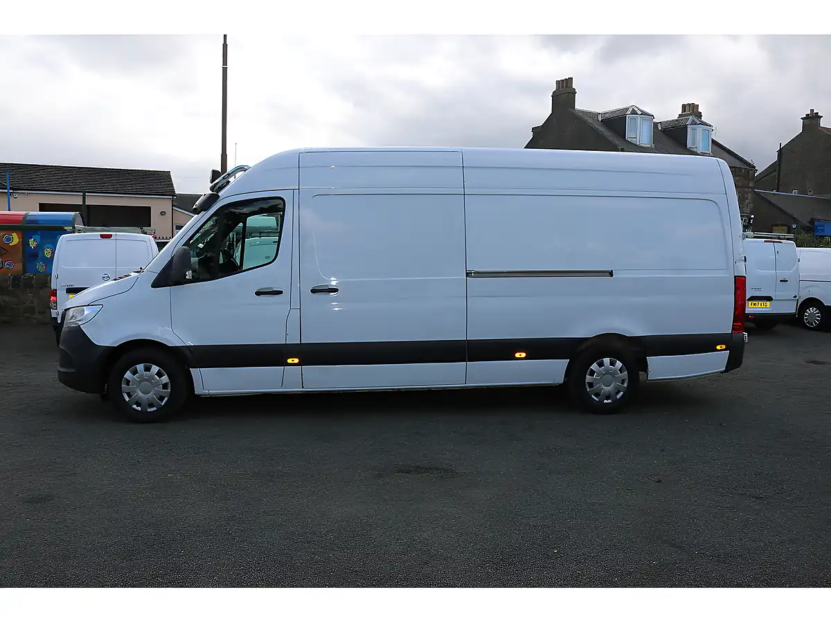 Used 2020 Mercedes-Benz Sprinter 314 Lwb White - Interior and Exterior details 4