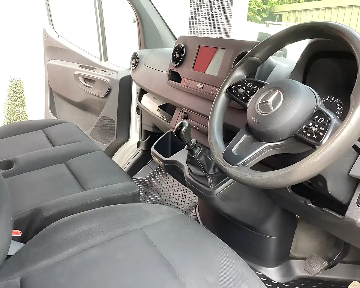 Used 2020 Mercedes-Benz Sprinter 316 Lwb White - Interior and Exterior details 18