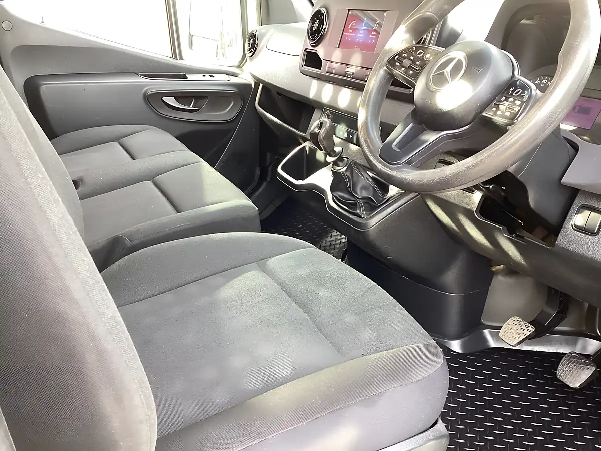 Used 2020 Mercedes-Benz Sprinter Drop Side Pick Up Lwb White - Interior and Exterior details 12